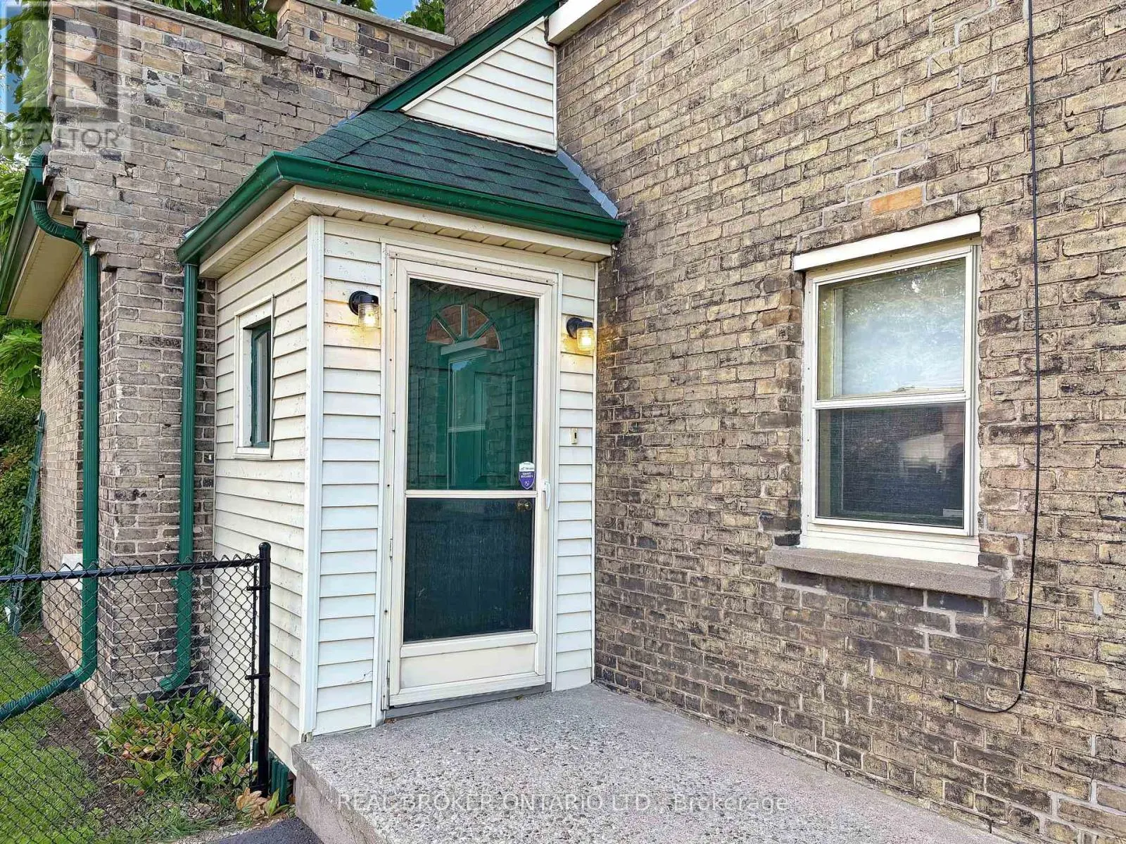131 TERRACE HILL STREET