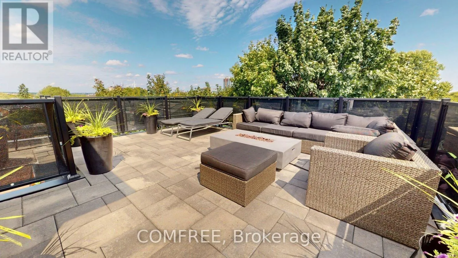 111 SHERBROOKE AVENUE