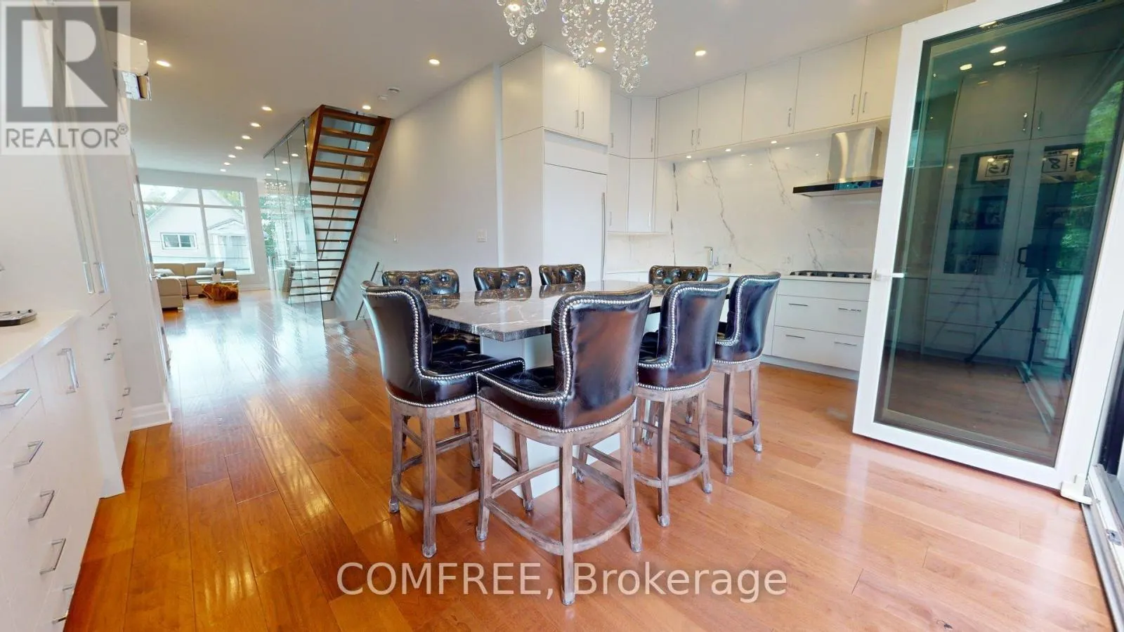 111 SHERBROOKE AVENUE