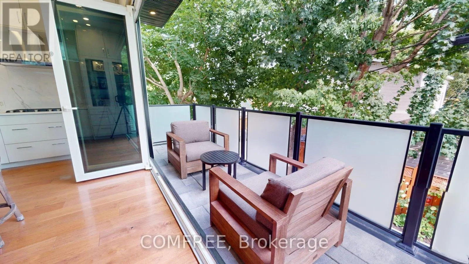 111 SHERBROOKE AVENUE