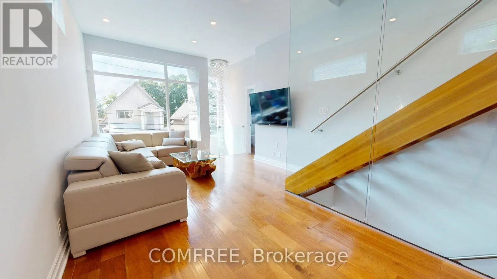 111 SHERBROOKE AVENUE
