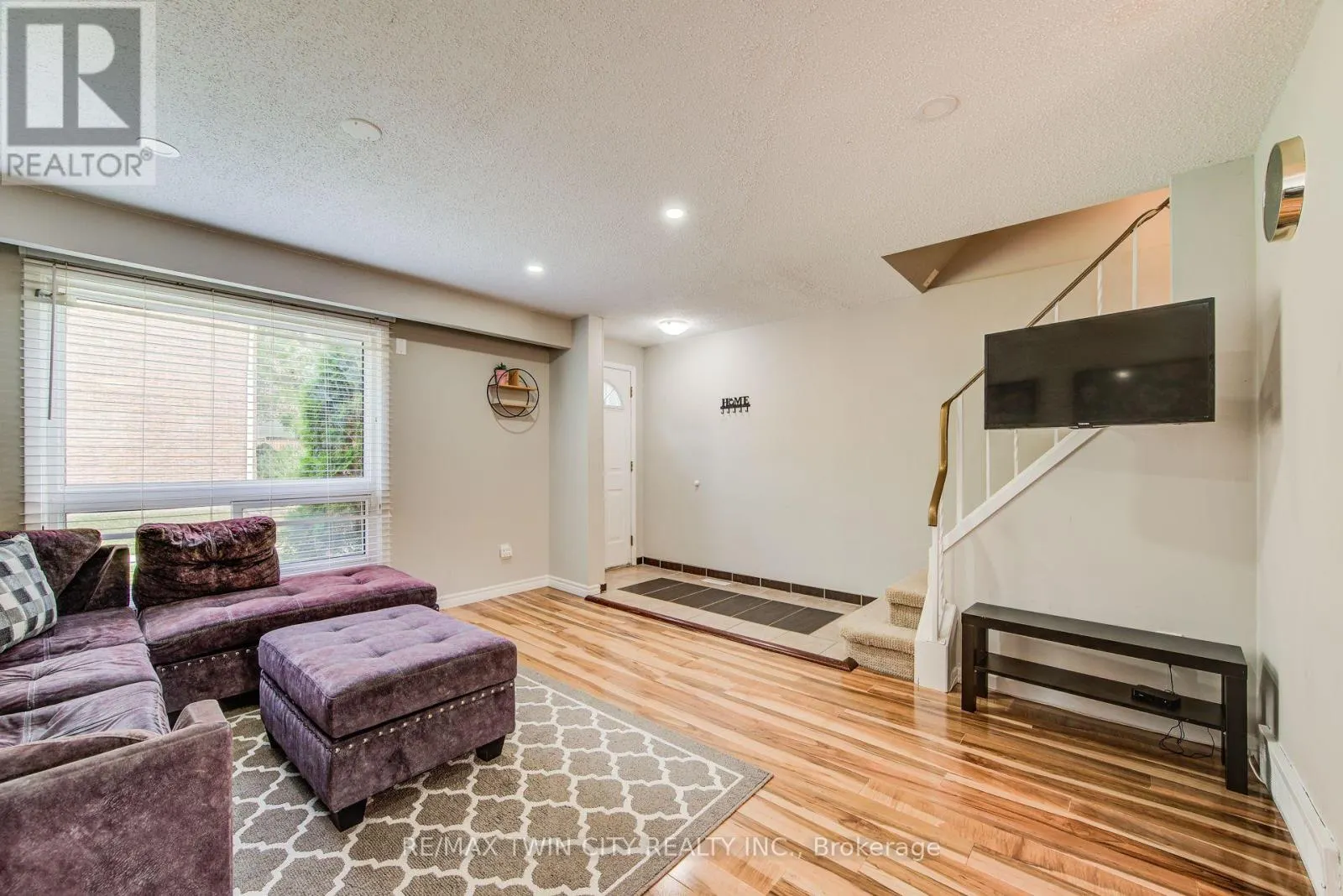 16 - 165 GREEN VALLEY DRIVE