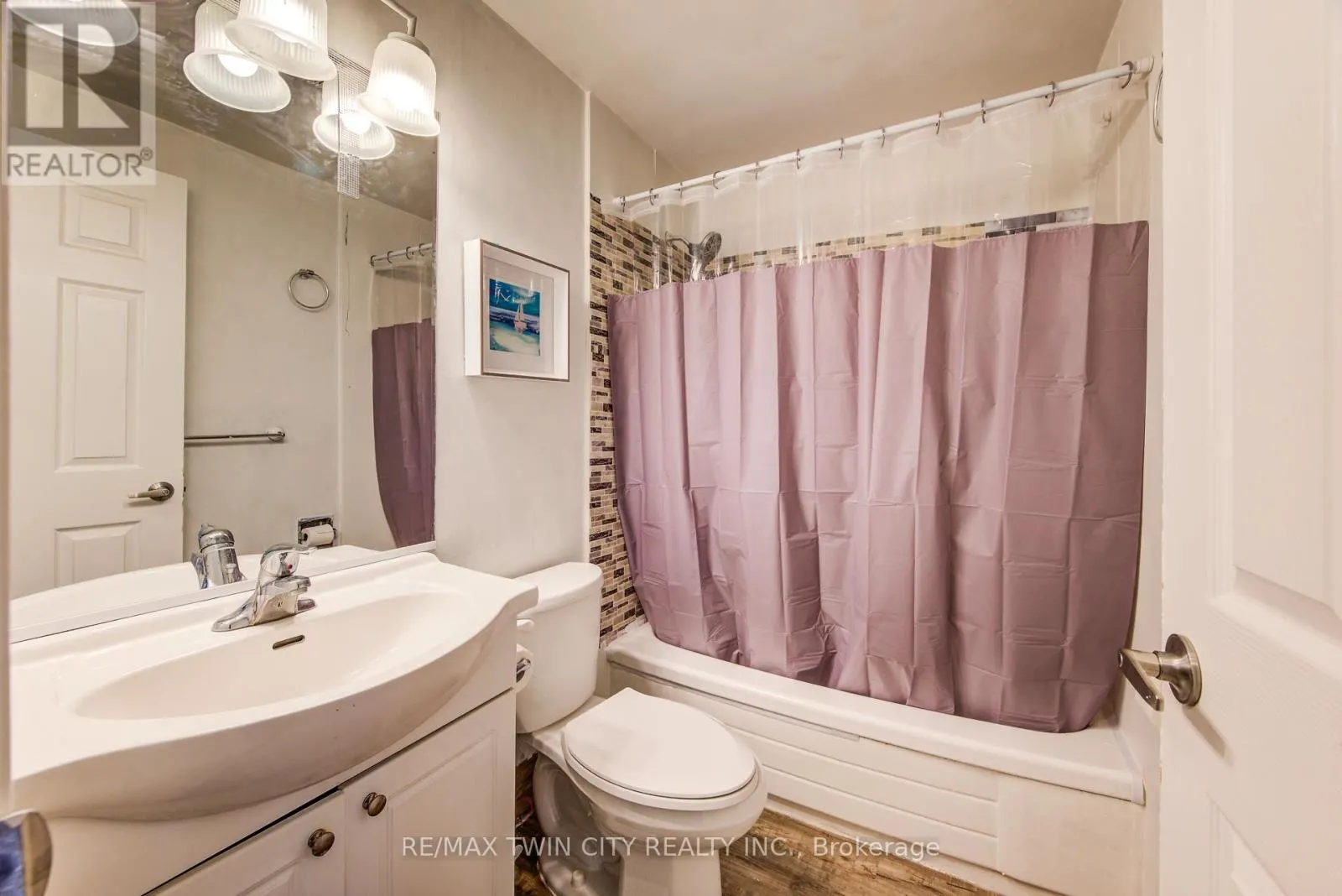 16 - 165 GREEN VALLEY DRIVE