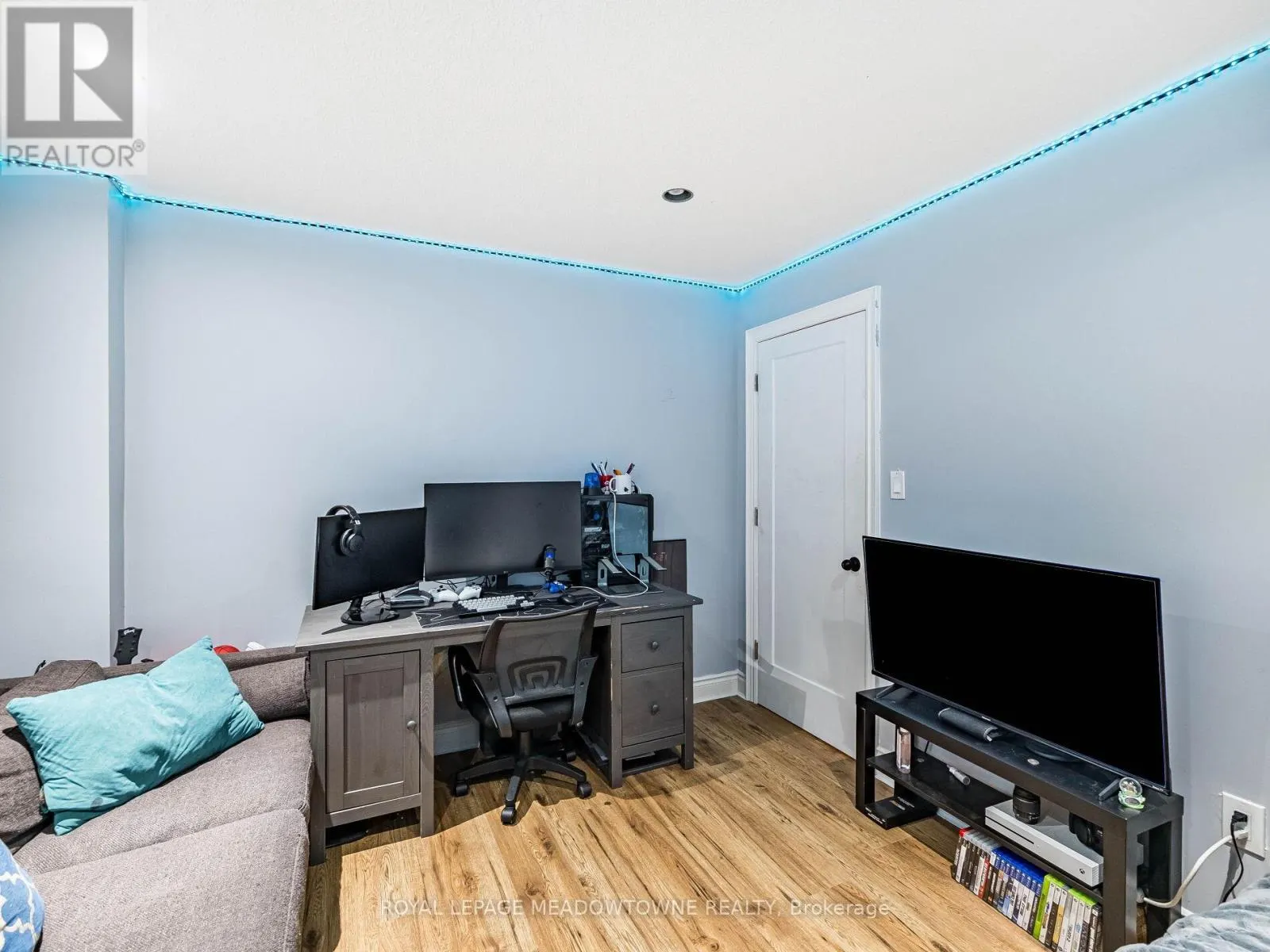 543 WANSBROUGH WAY