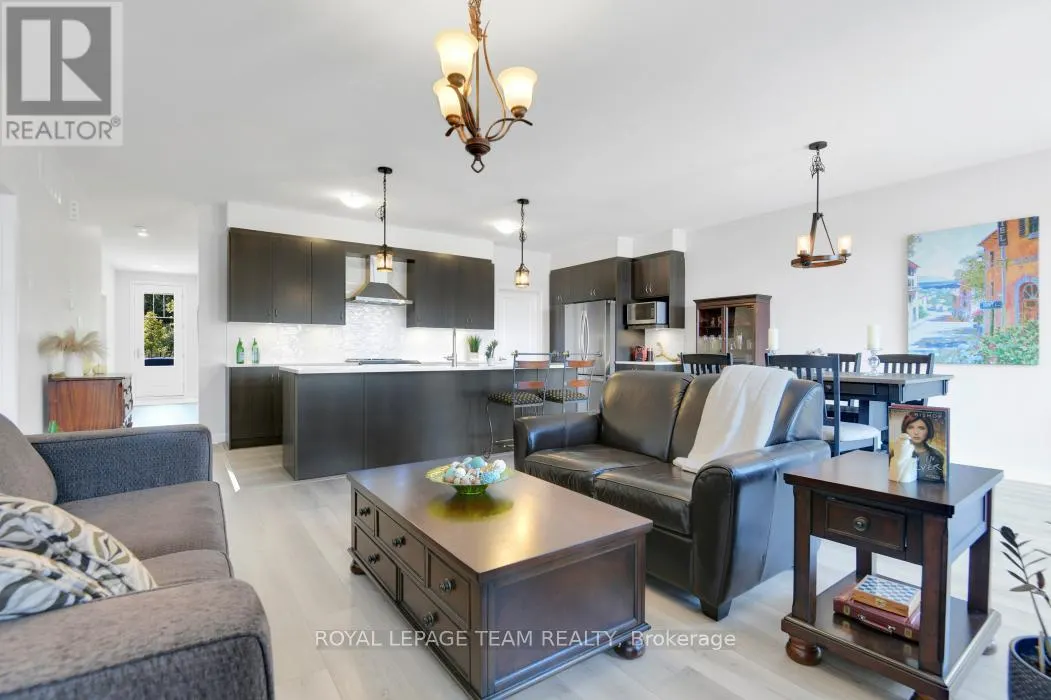 818 COMPANION CRESCENT