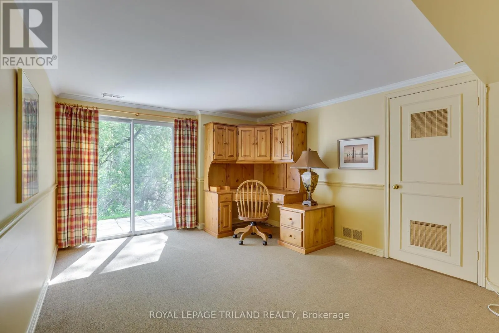 11 - 703 WINDERMERE ROAD, #11
