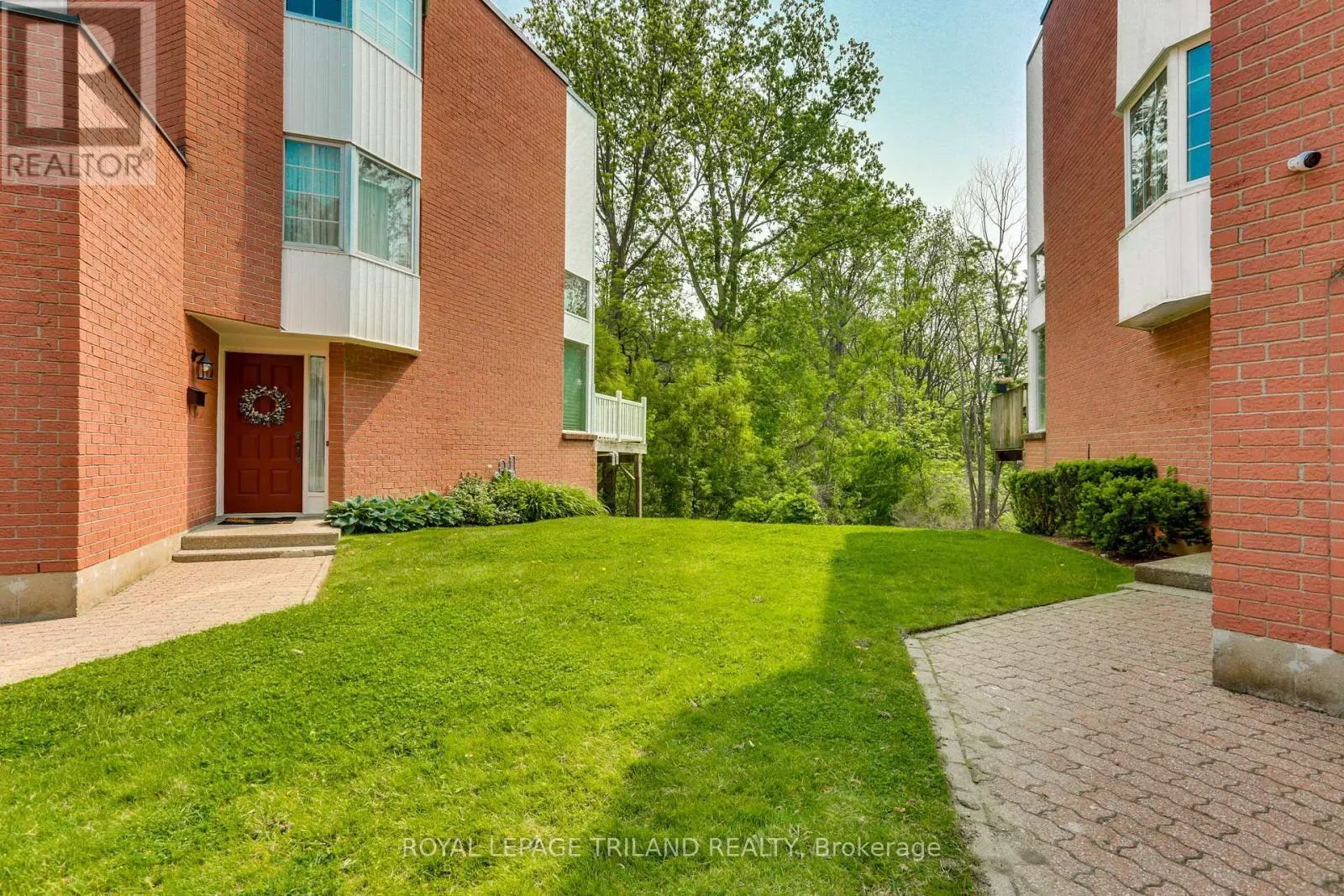 11 - 703 WINDERMERE ROAD, #11