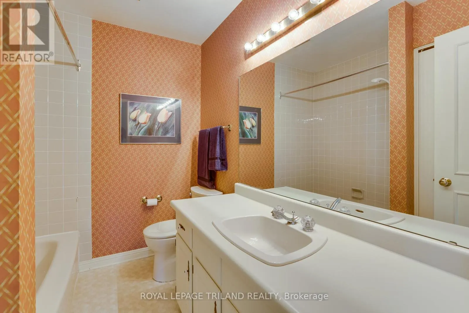 11 - 703 WINDERMERE ROAD, #11