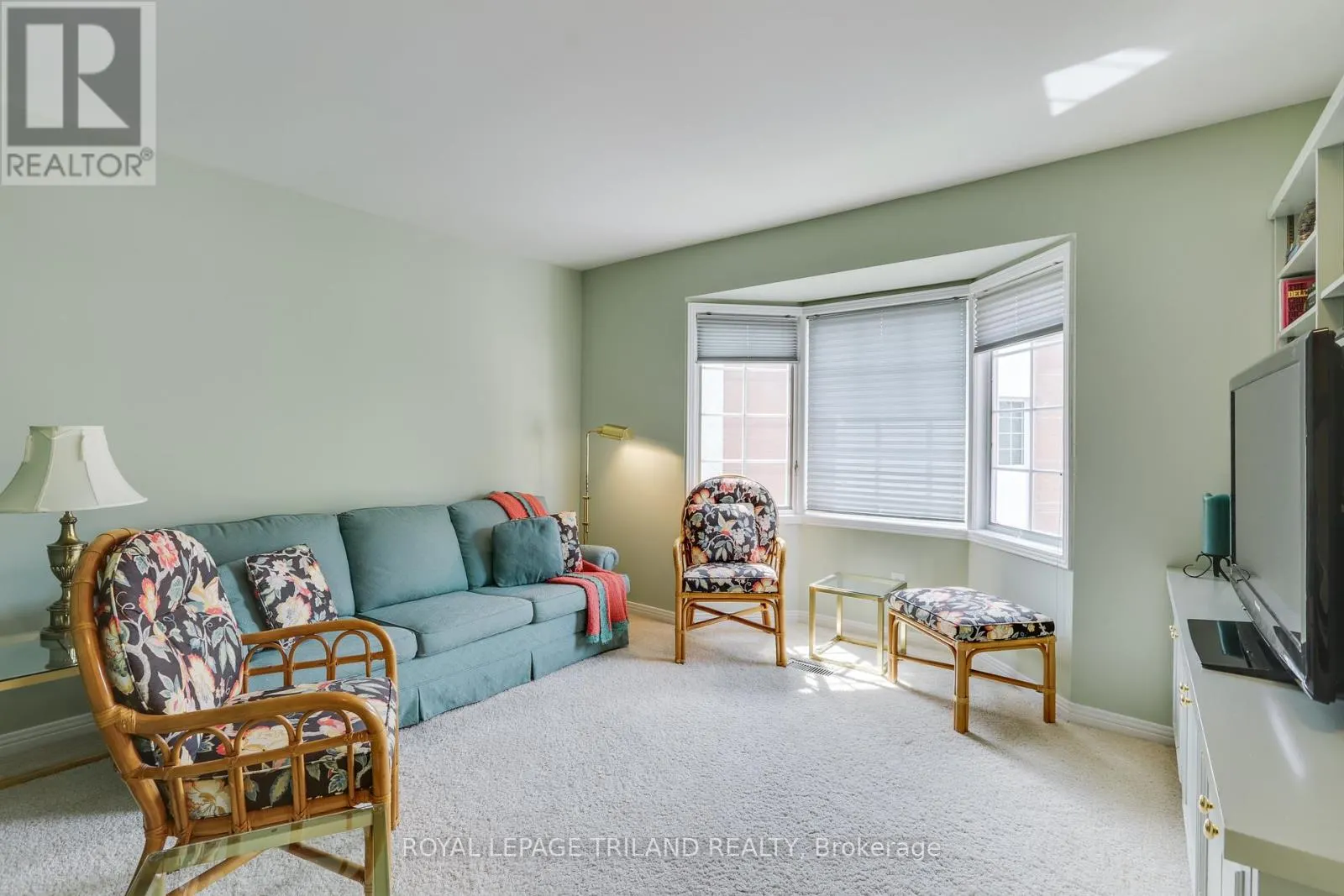 11 - 703 WINDERMERE ROAD, #11