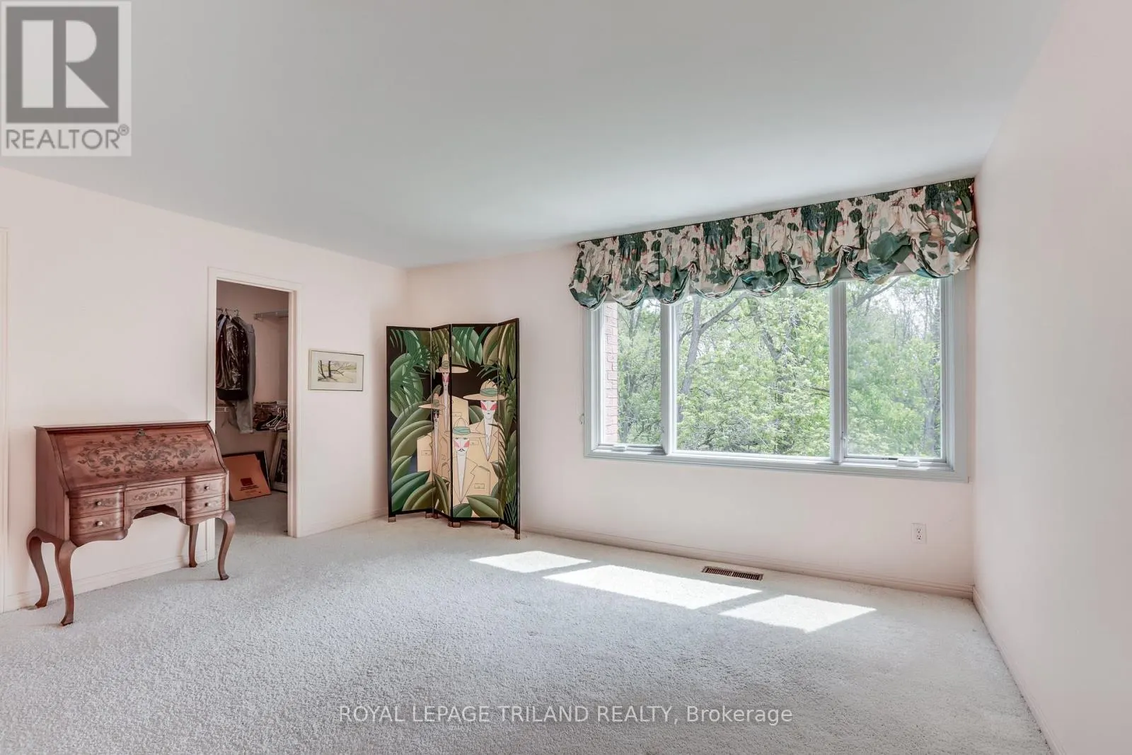 11 - 703 WINDERMERE ROAD, #11