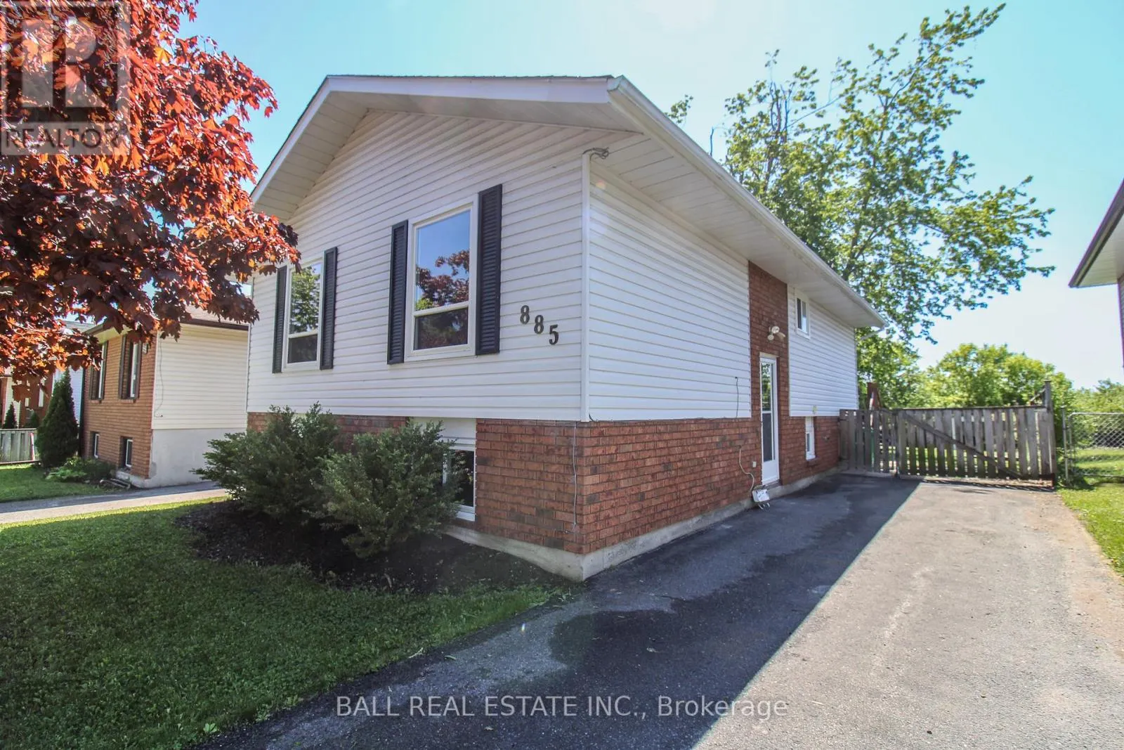885 STEWART DRIVE