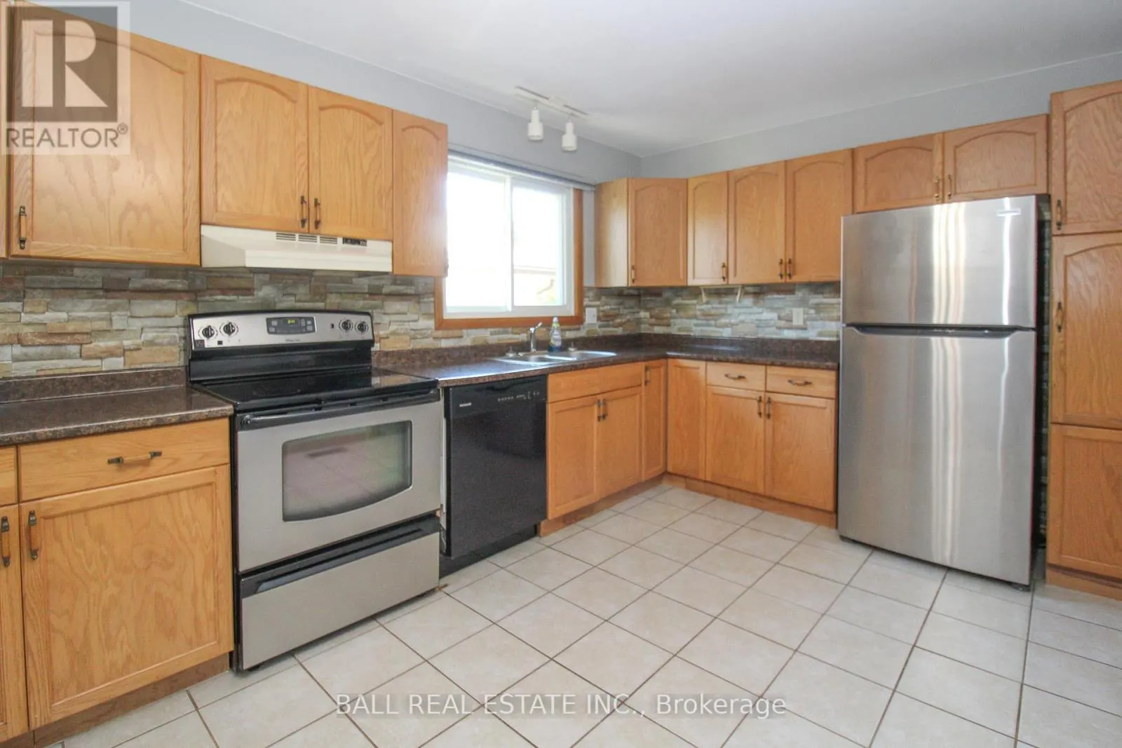 885 STEWART DRIVE