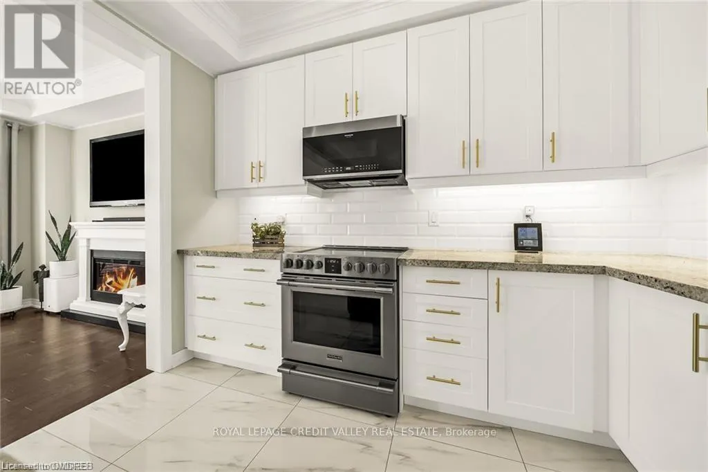 87 WESTFIELD CRESCENT