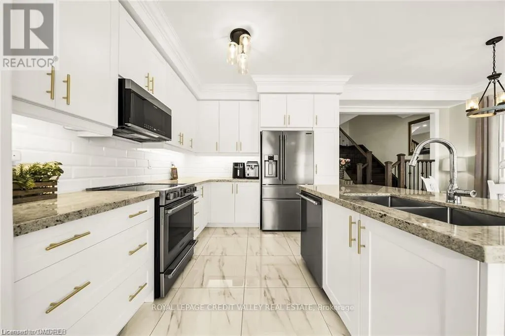 87 WESTFIELD CRESCENT