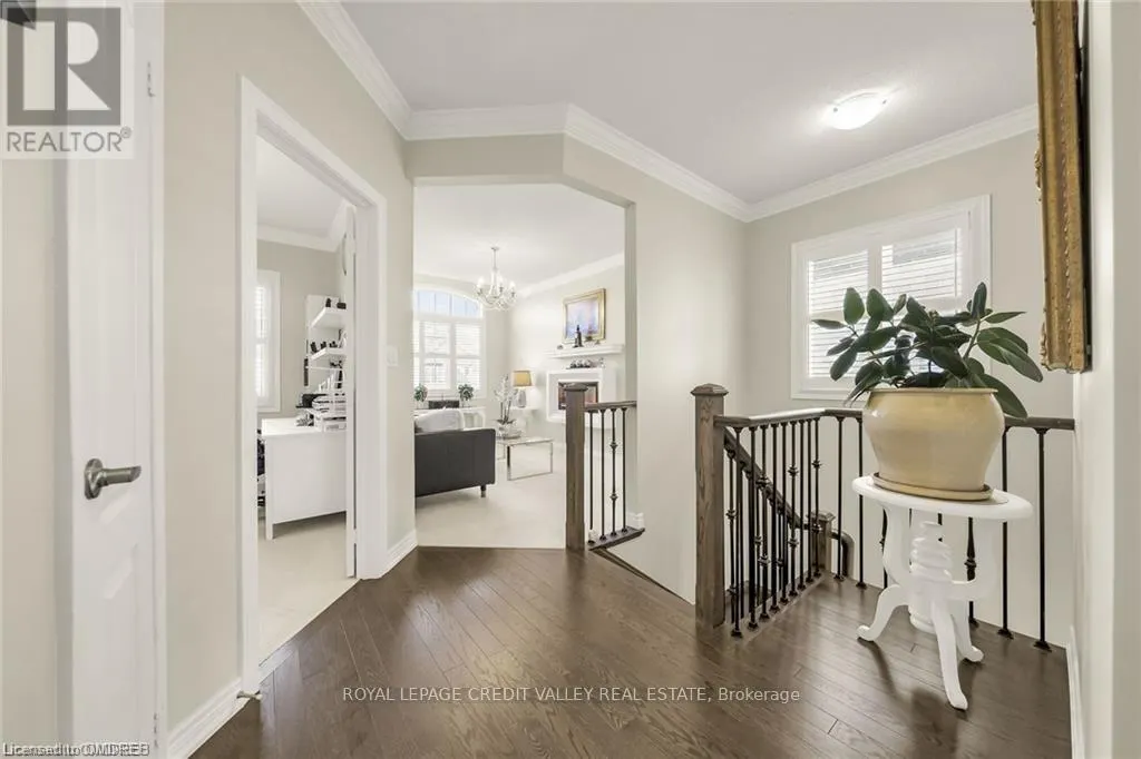 87 WESTFIELD CRESCENT