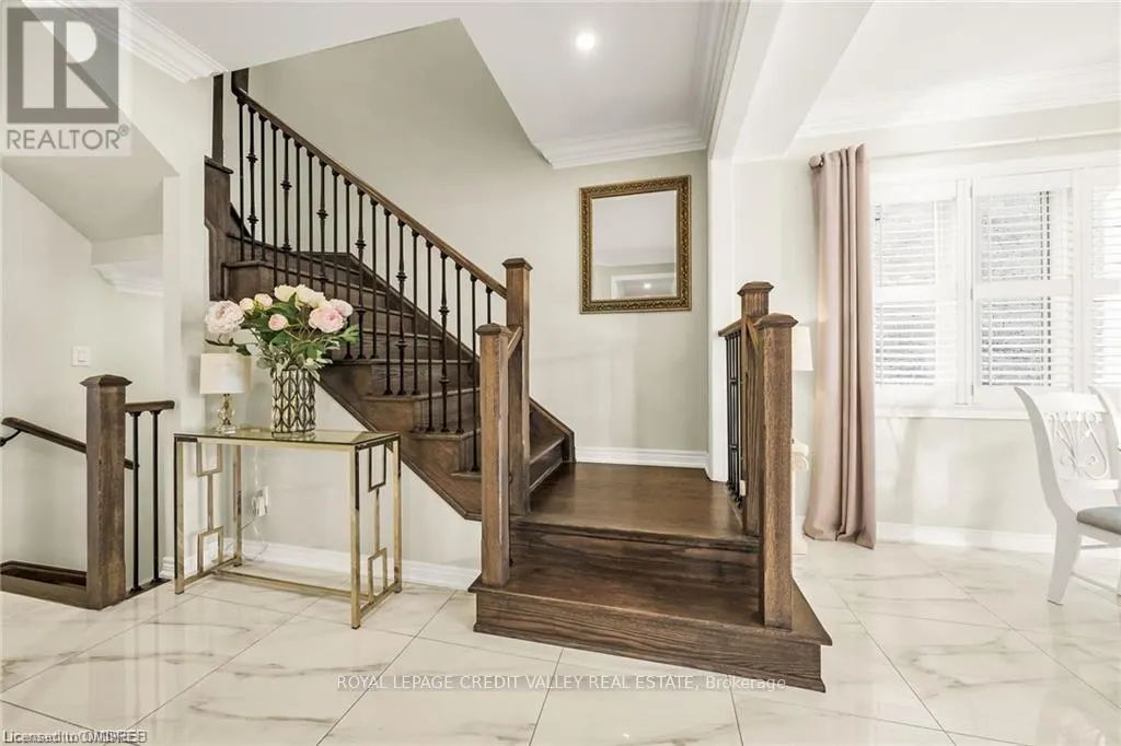 87 WESTFIELD CRESCENT