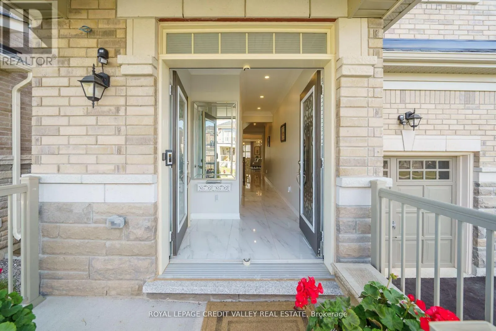 87 WESTFIELD CRESCENT