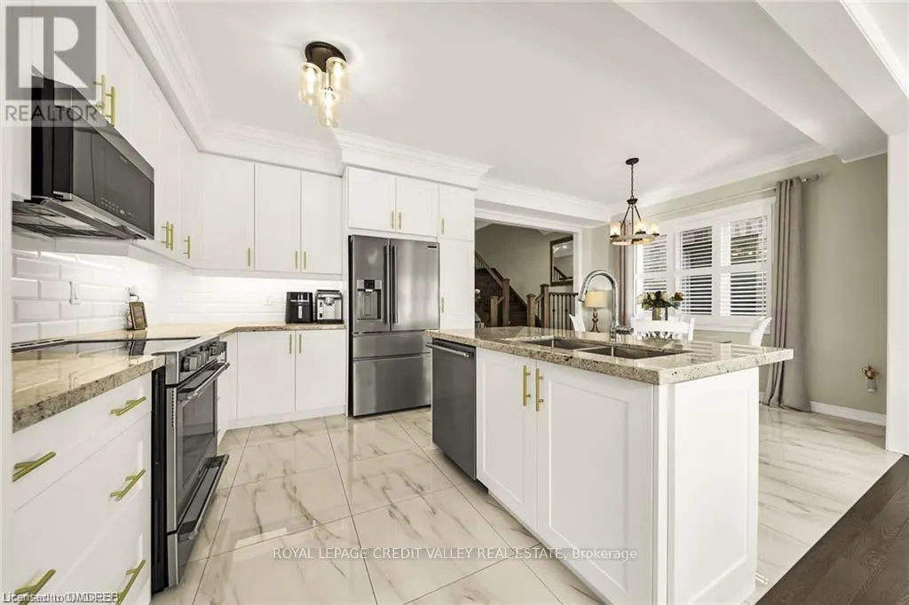 87 WESTFIELD CRESCENT