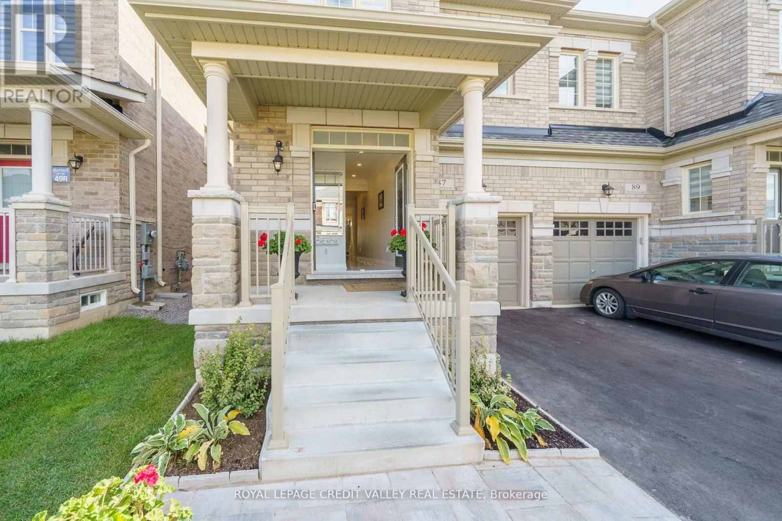 87 WESTFIELD CRESCENT