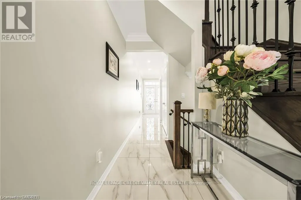 87 WESTFIELD CRESCENT