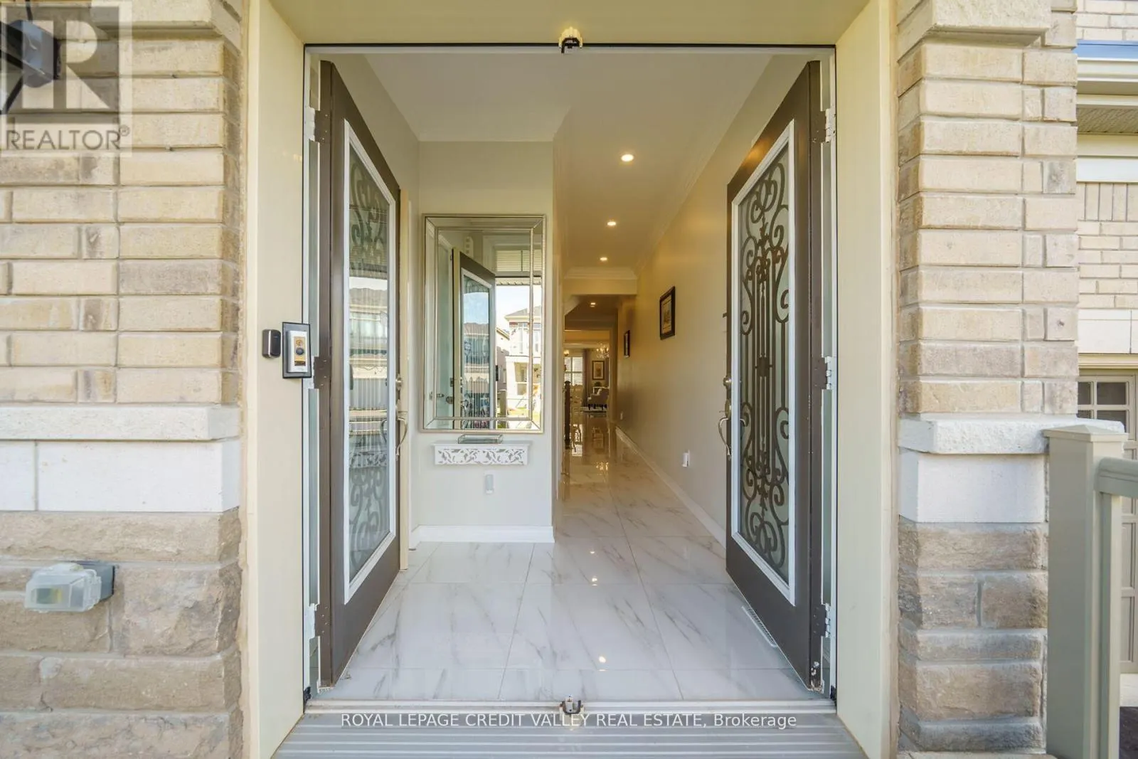 87 WESTFIELD CRESCENT