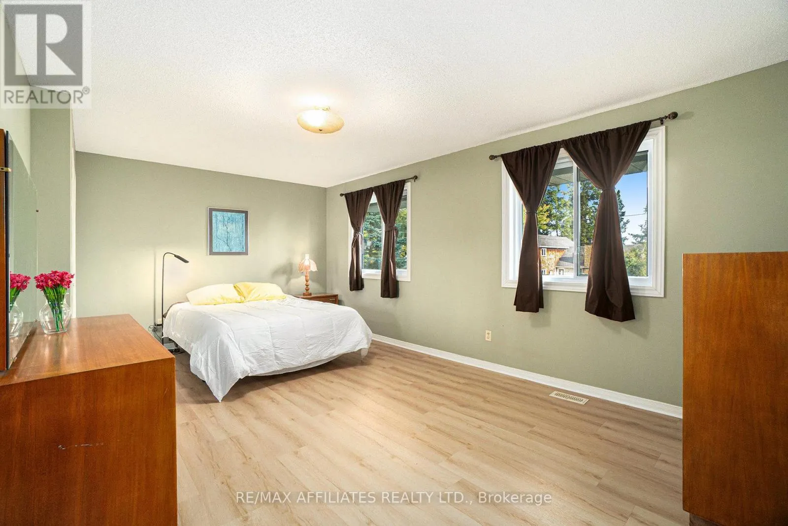 319 RIVERWOOD DRIVE