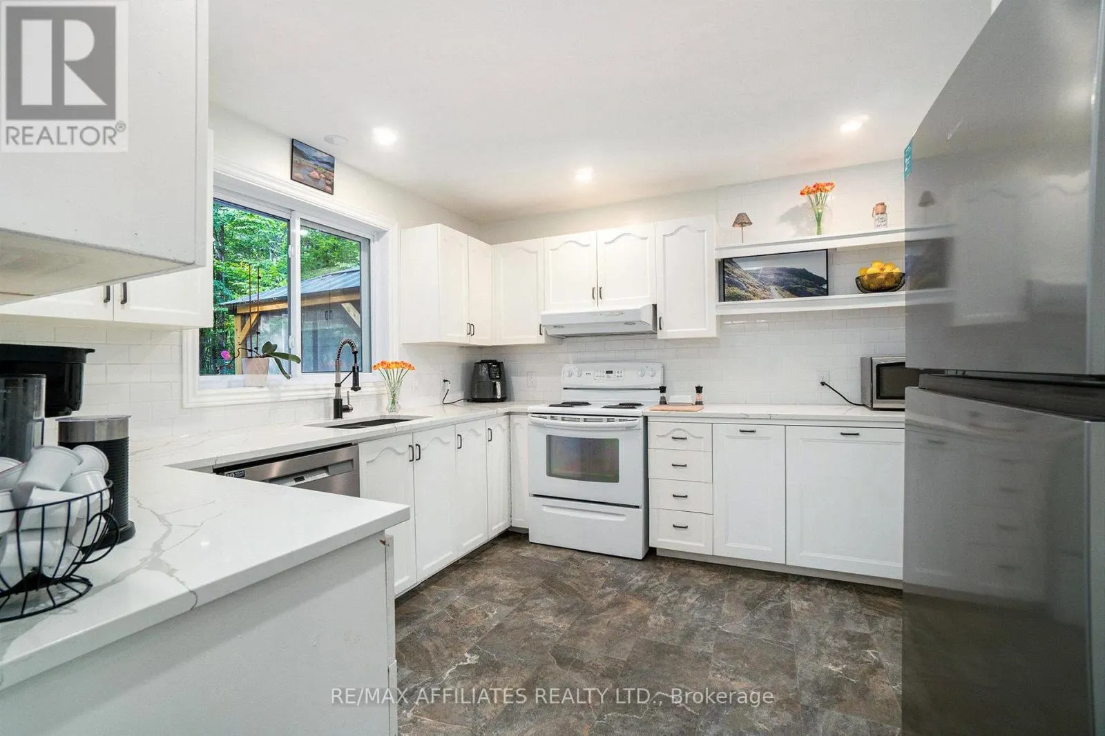 319 RIVERWOOD DRIVE