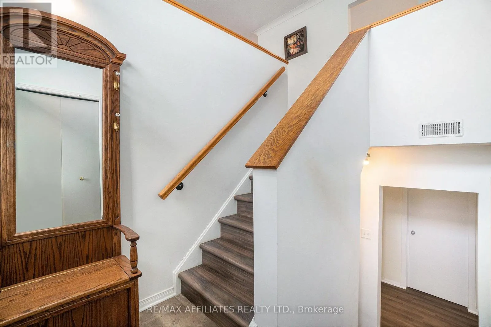 319 RIVERWOOD DRIVE