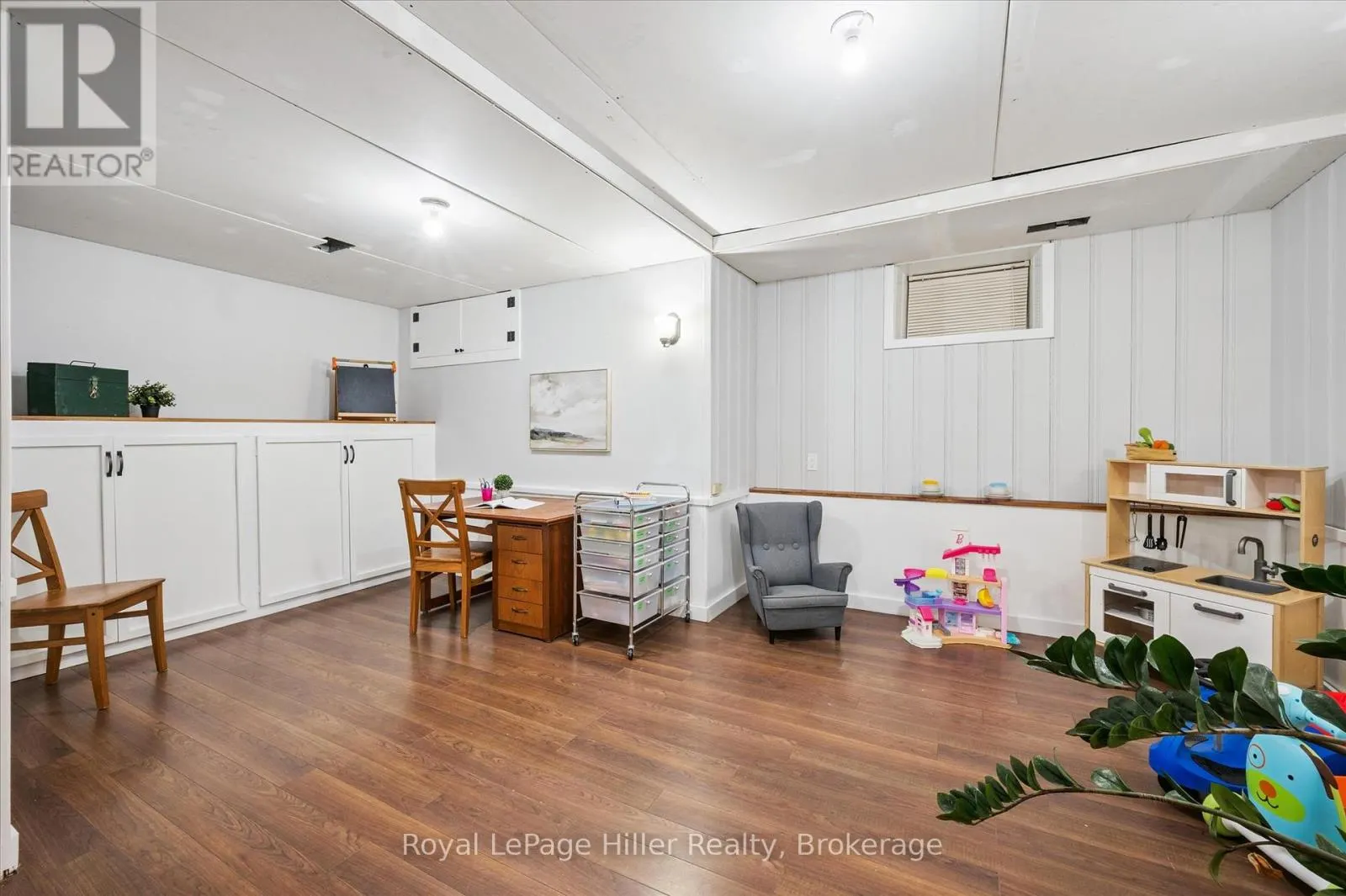 4 TEMPERANCE STREET