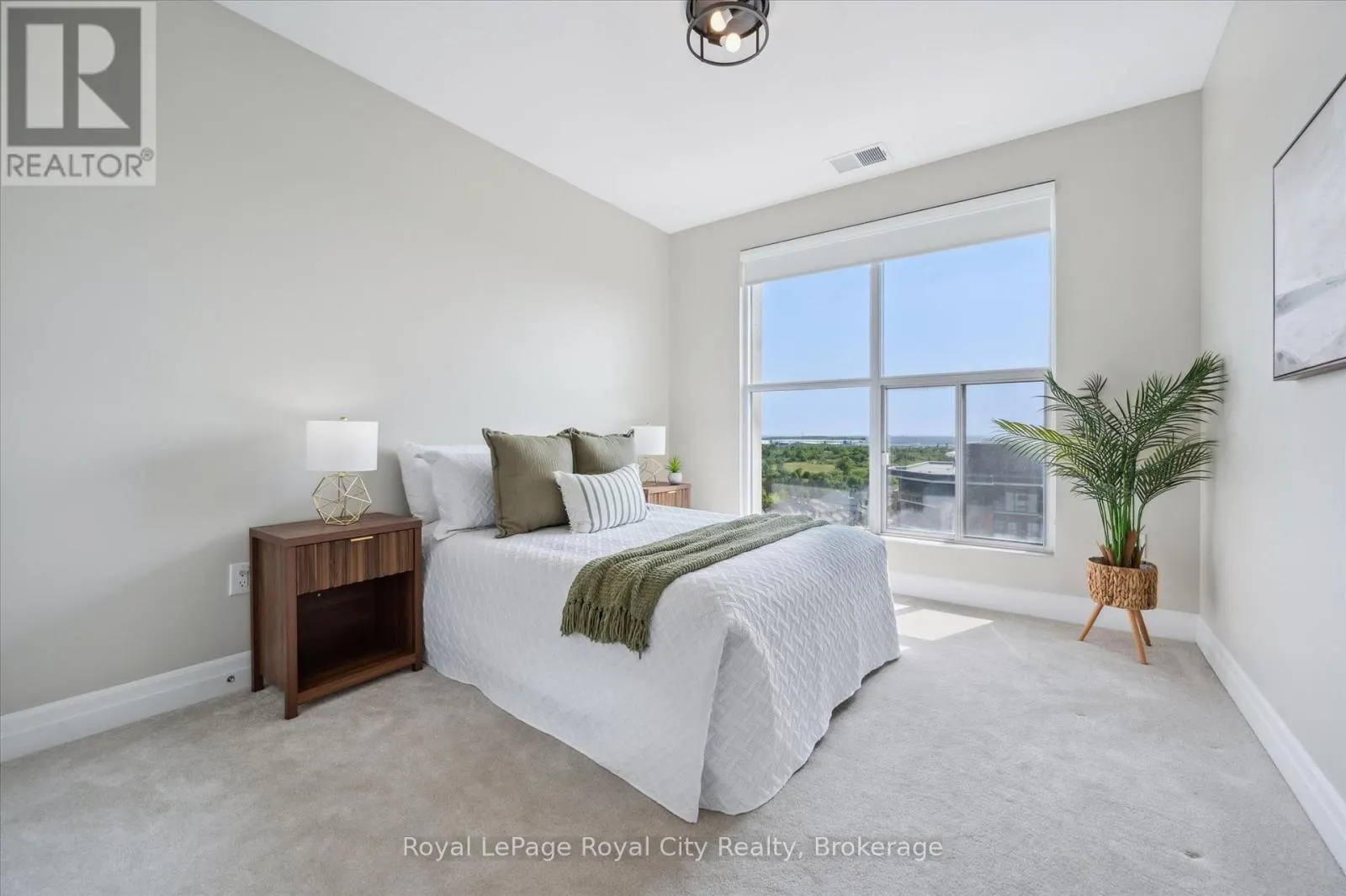 1004 - 1878 GORDON STREET, #1004