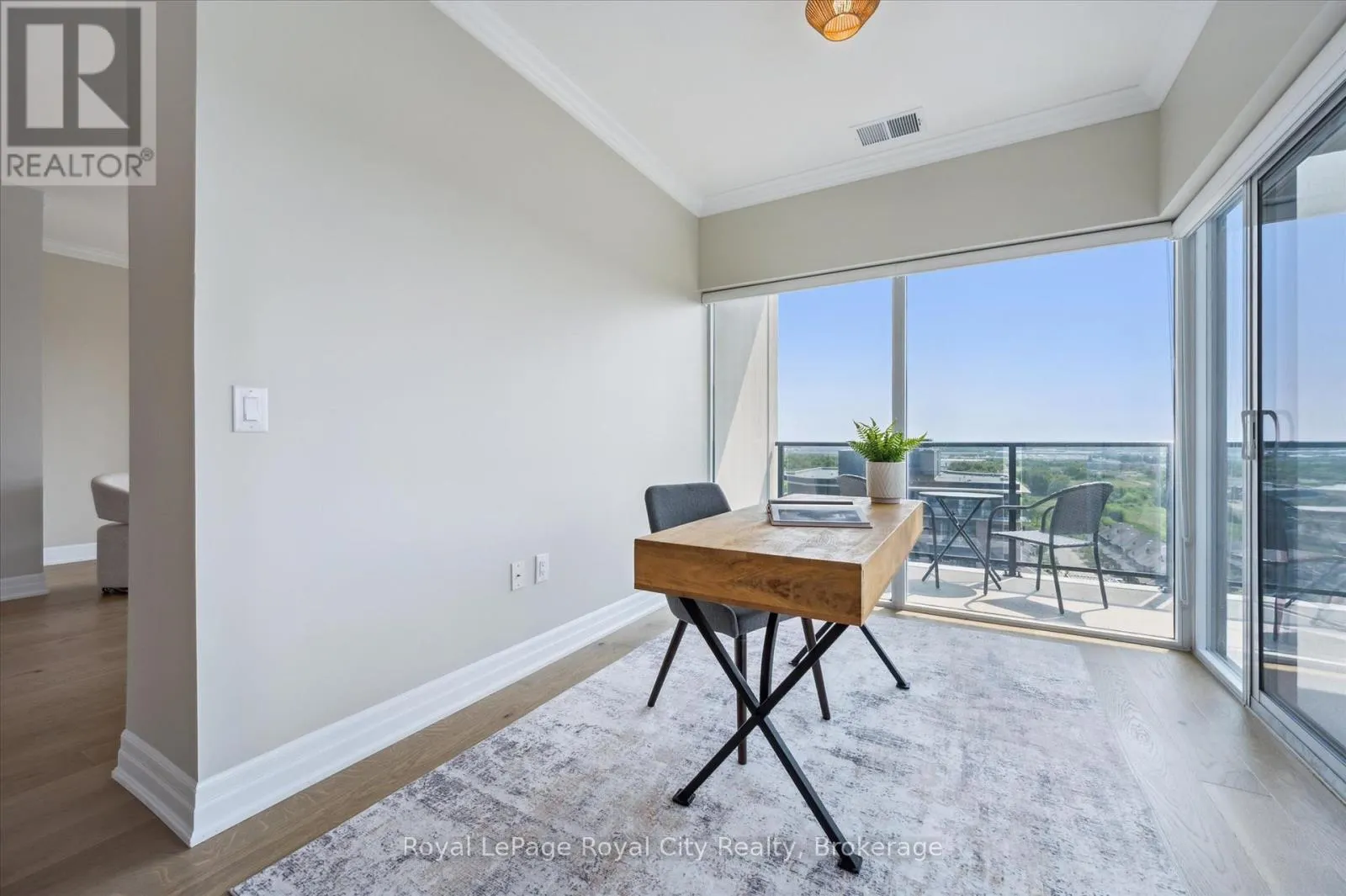 1004 - 1878 GORDON STREET, #1004