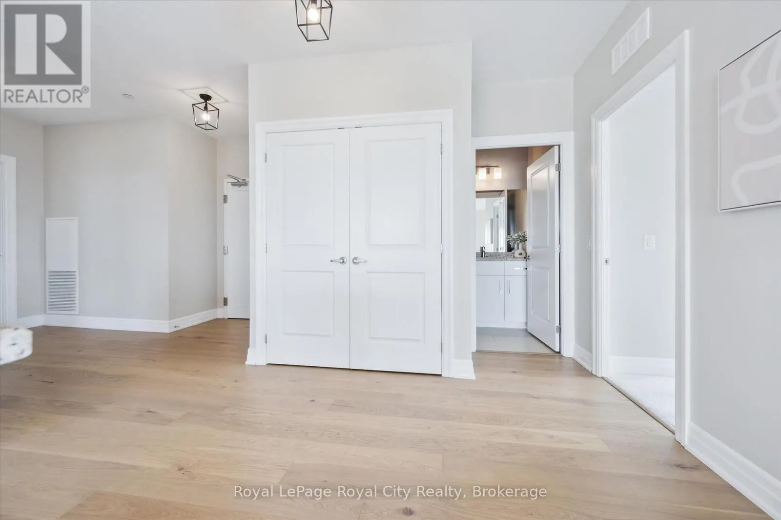 1004 - 1878 GORDON STREET, #1004