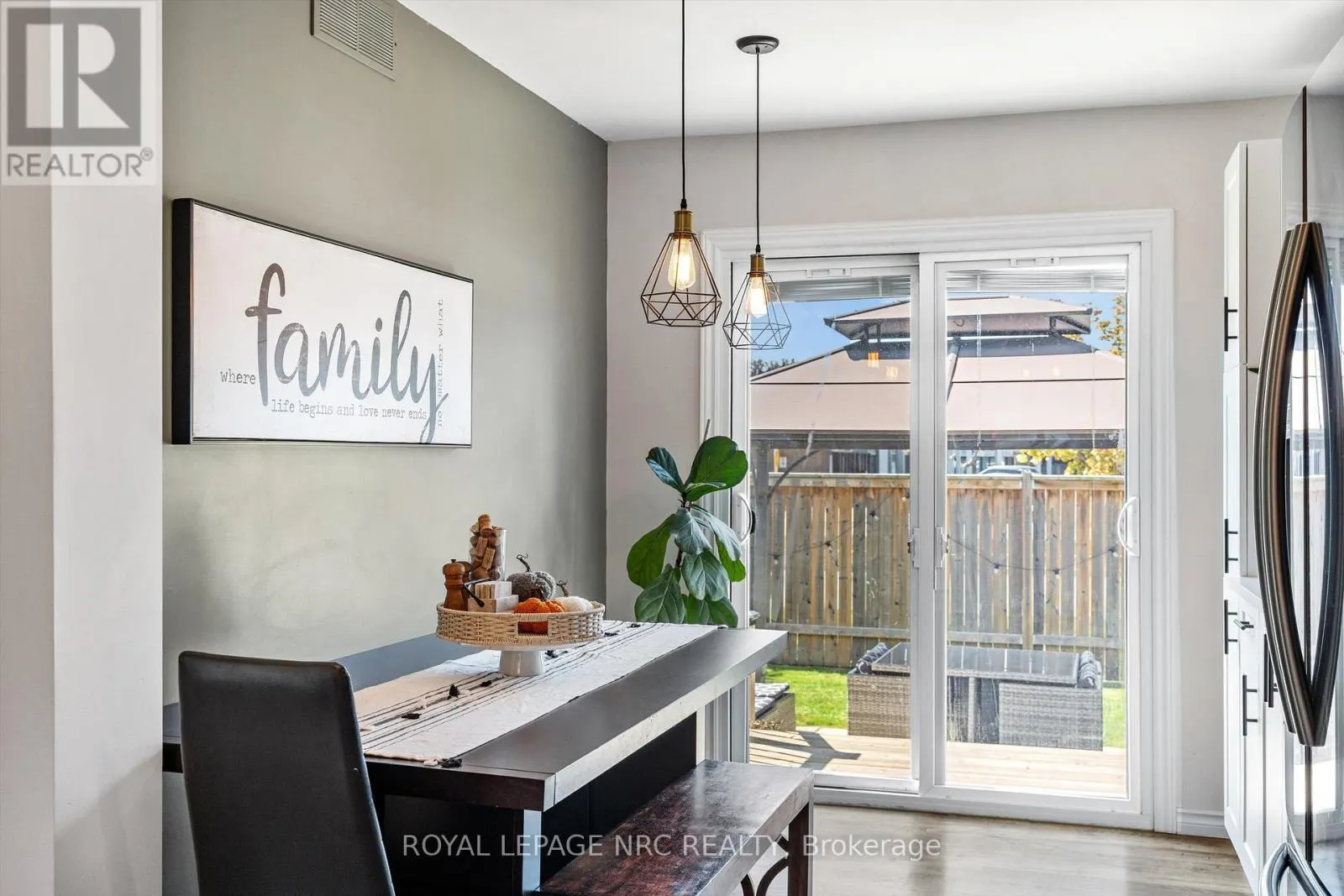 264 LAKESHORE ROAD