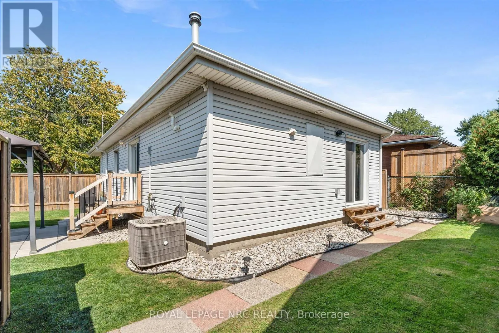 264 LAKESHORE ROAD