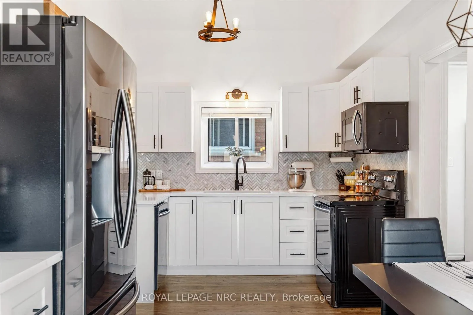 264 LAKESHORE ROAD