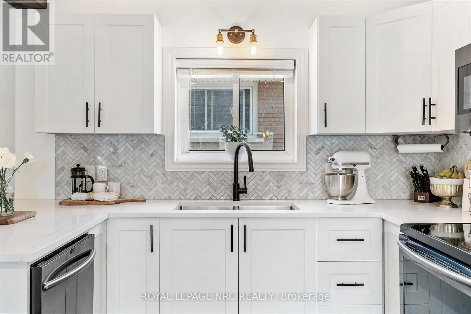 264 LAKESHORE ROAD