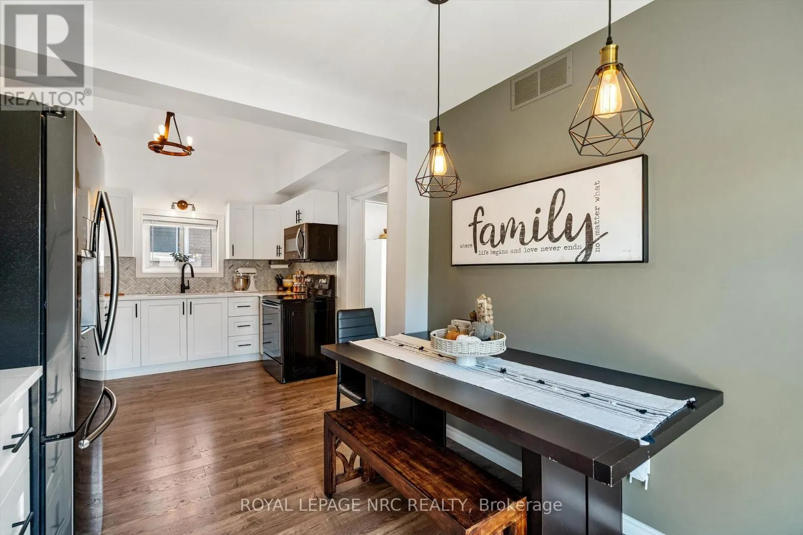 264 LAKESHORE ROAD