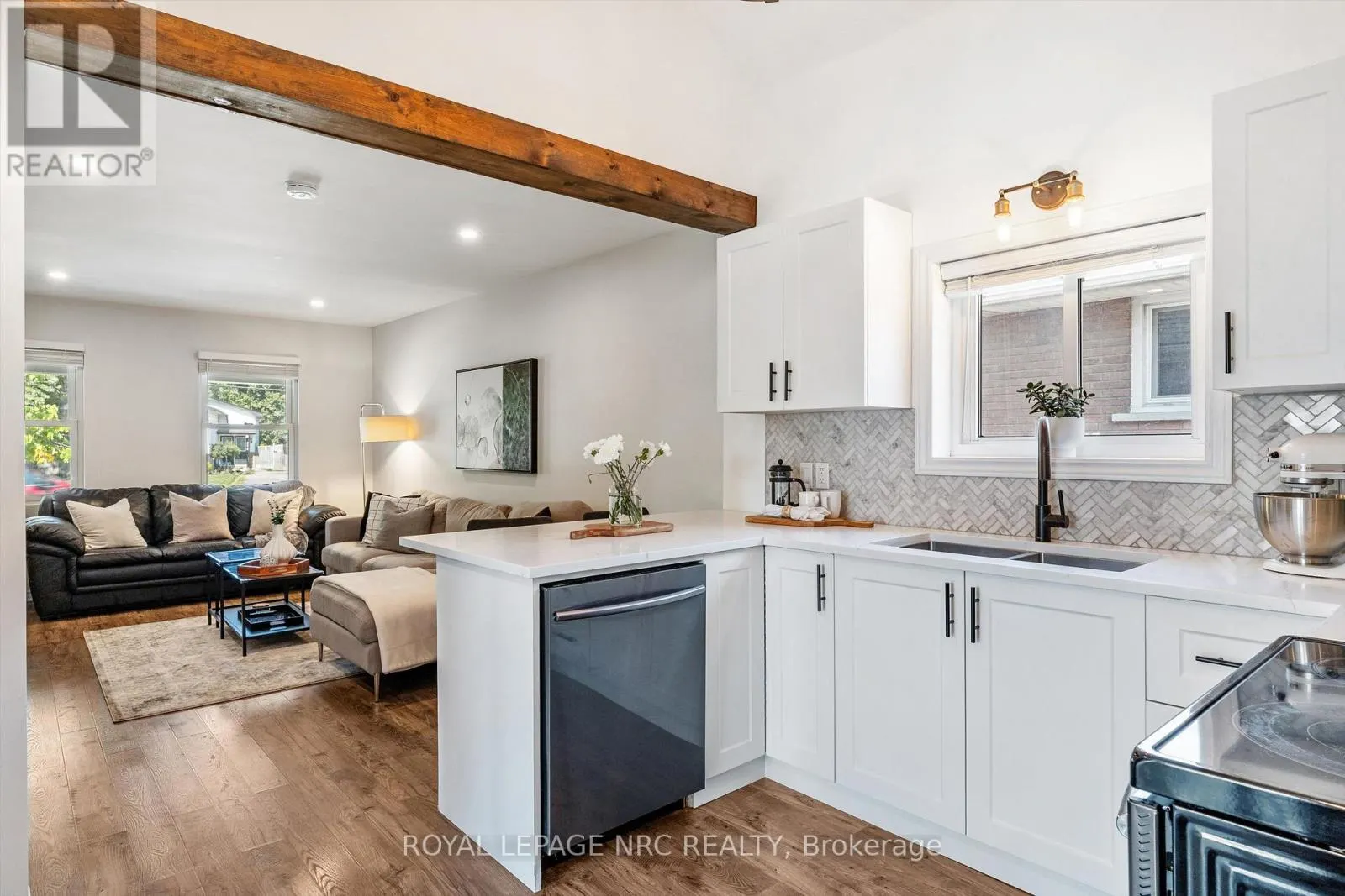 264 LAKESHORE ROAD