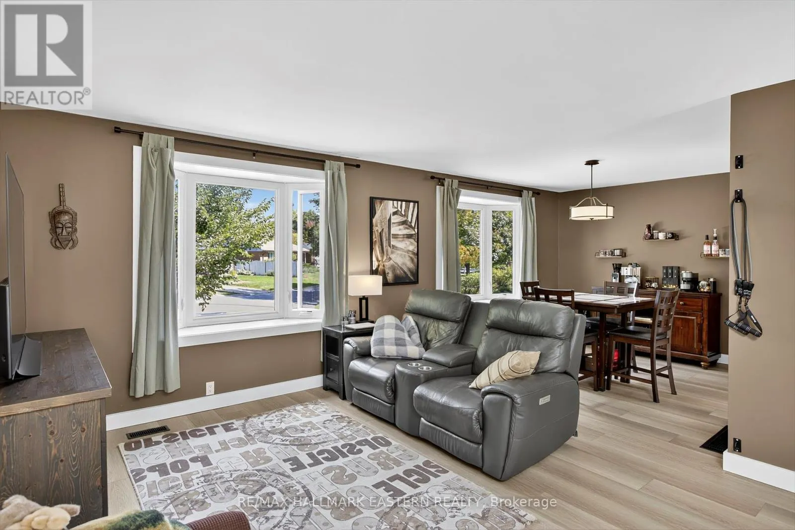 41 PARKVIEW DRIVE