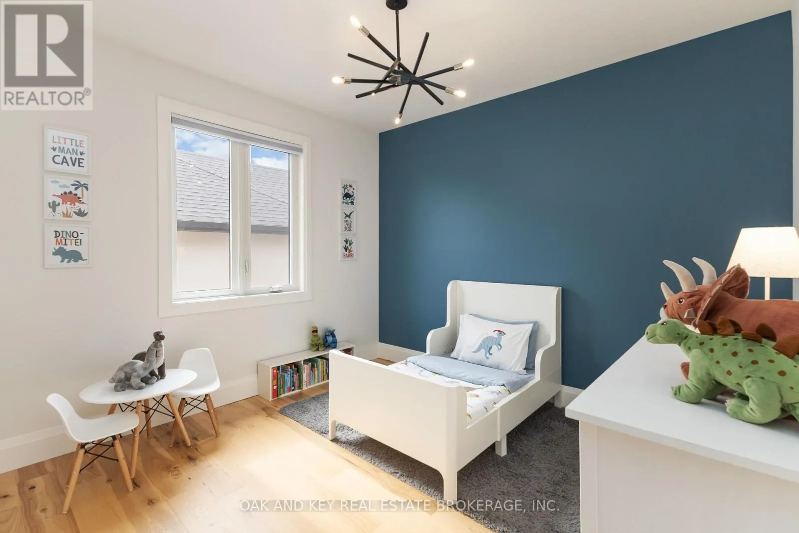 119 DAVENTRY WAY