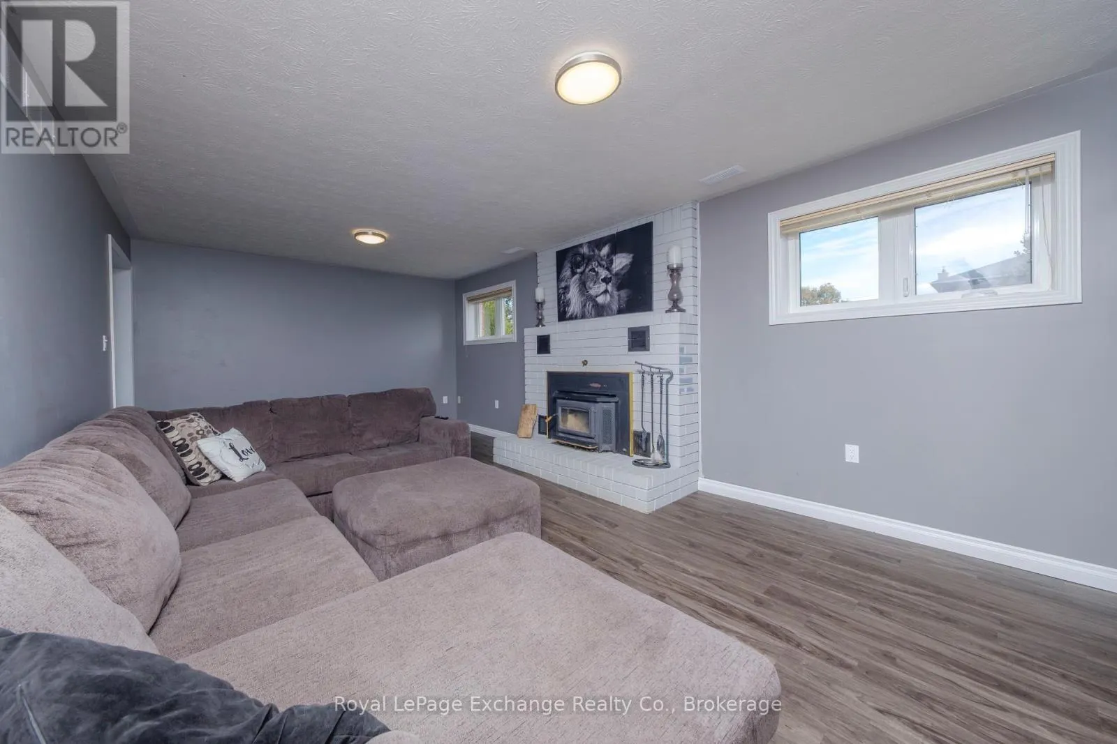 615 LYNDEN CRESCENT