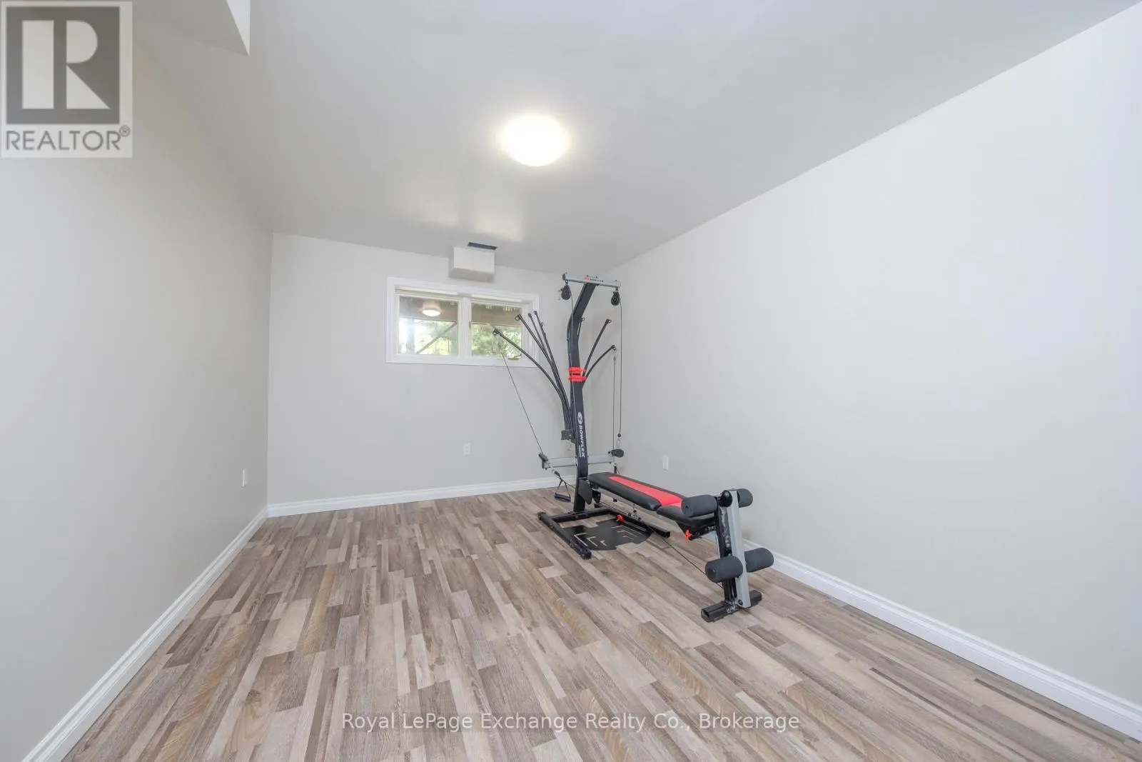 615 LYNDEN CRESCENT