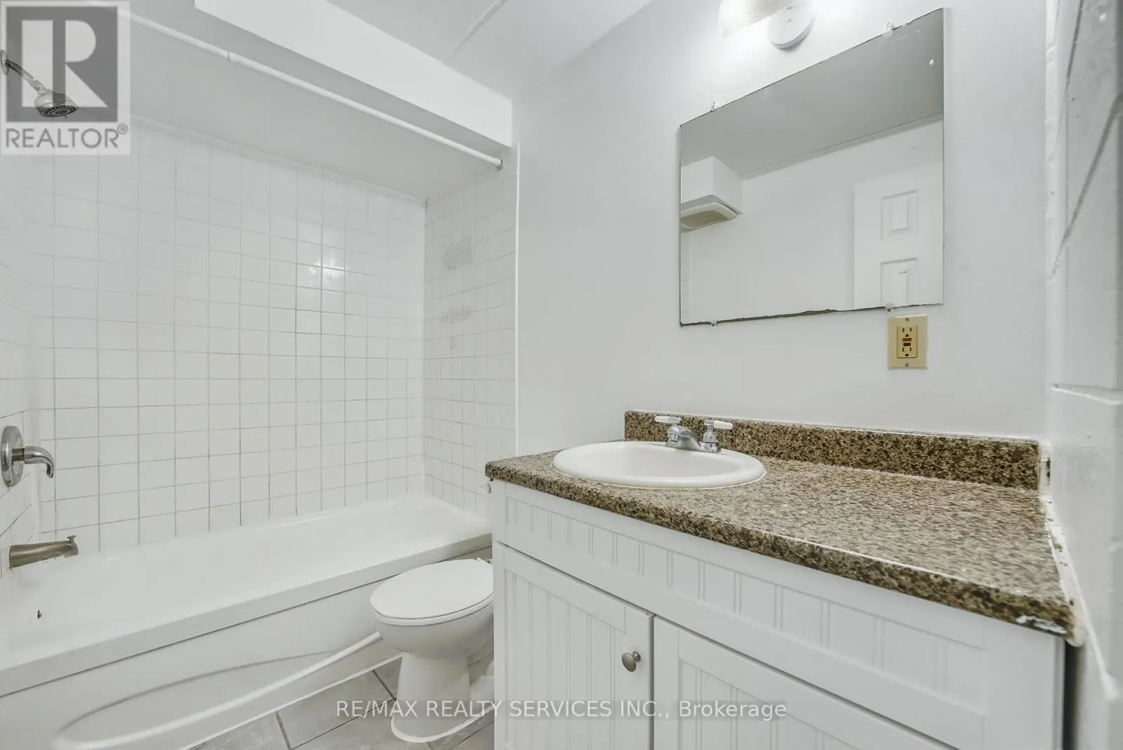 103 - 30 HICKORY STREET E