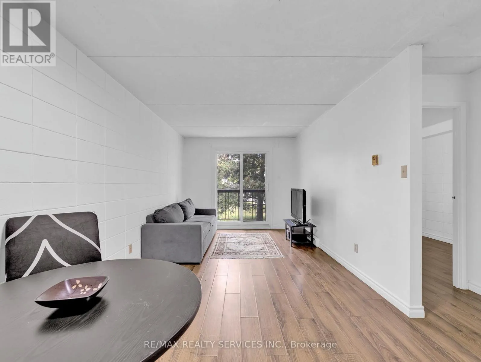 103 - 30 HICKORY STREET E