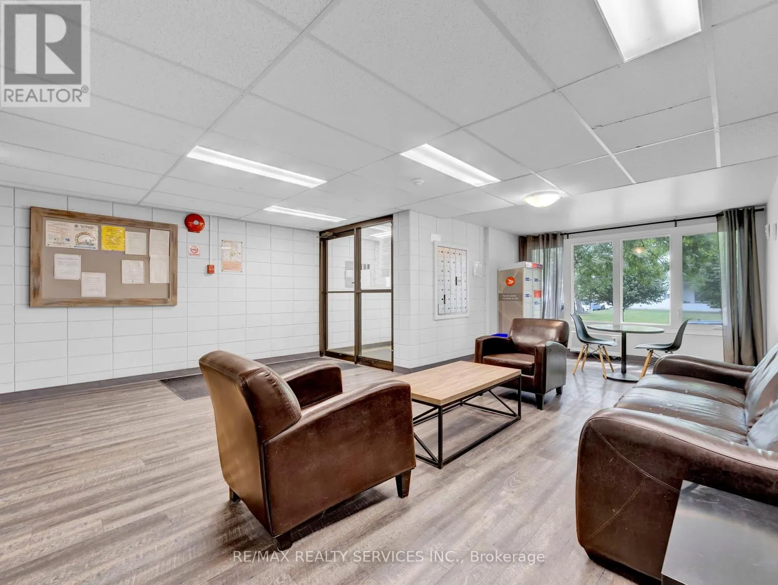 103 - 30 HICKORY STREET E