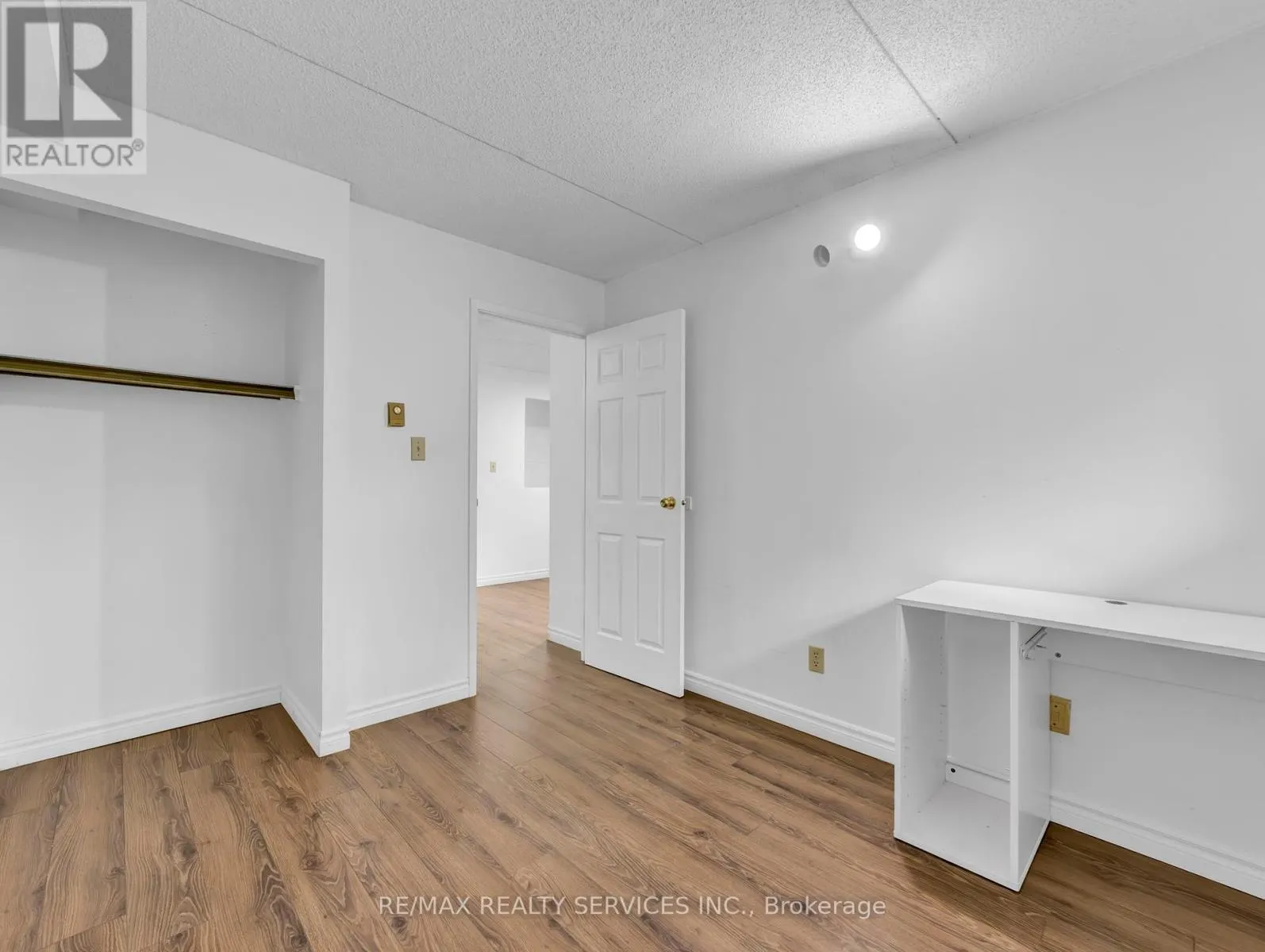 103 - 30 HICKORY STREET E