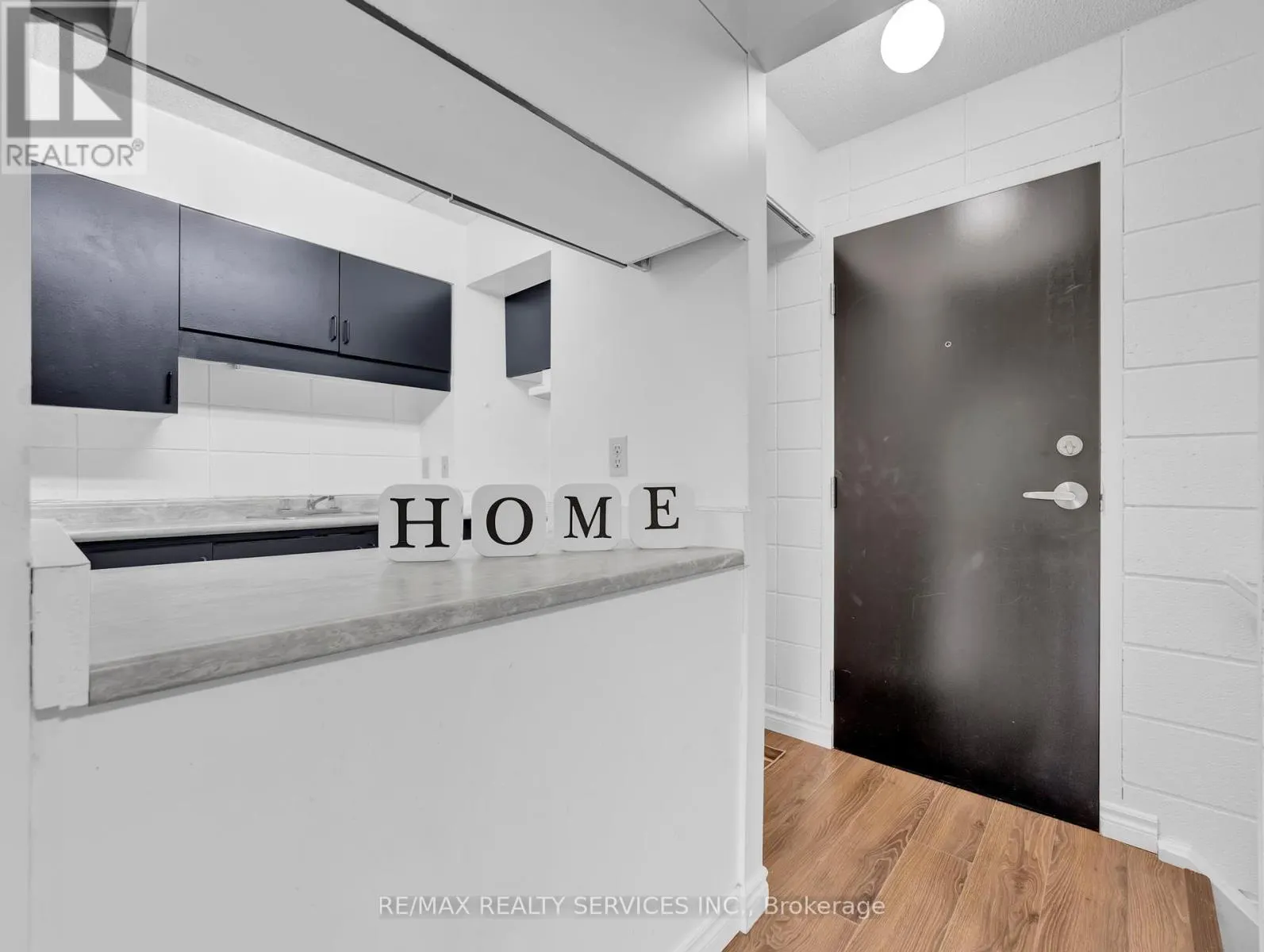 103 - 30 HICKORY STREET E