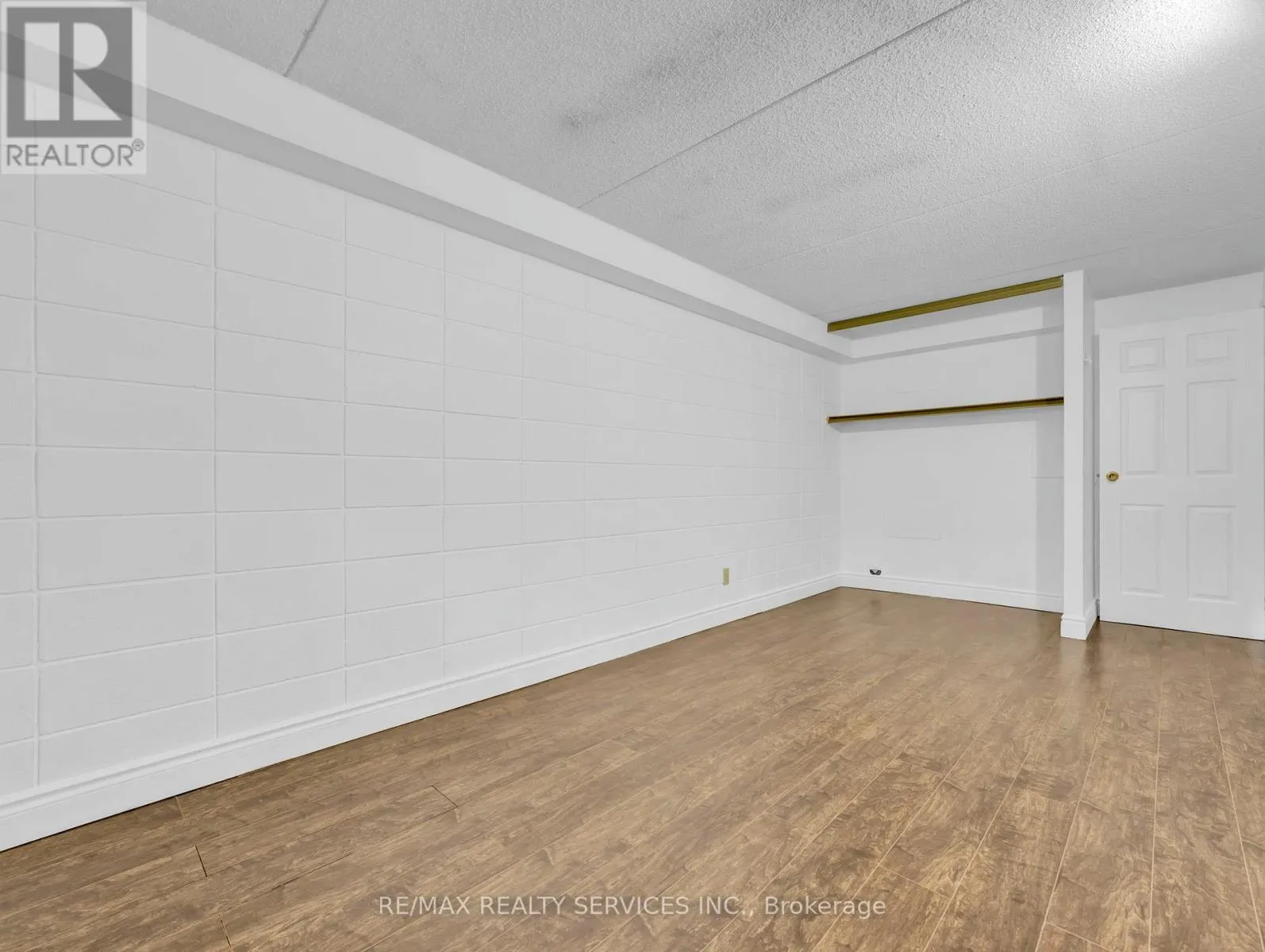 103 - 30 HICKORY STREET E