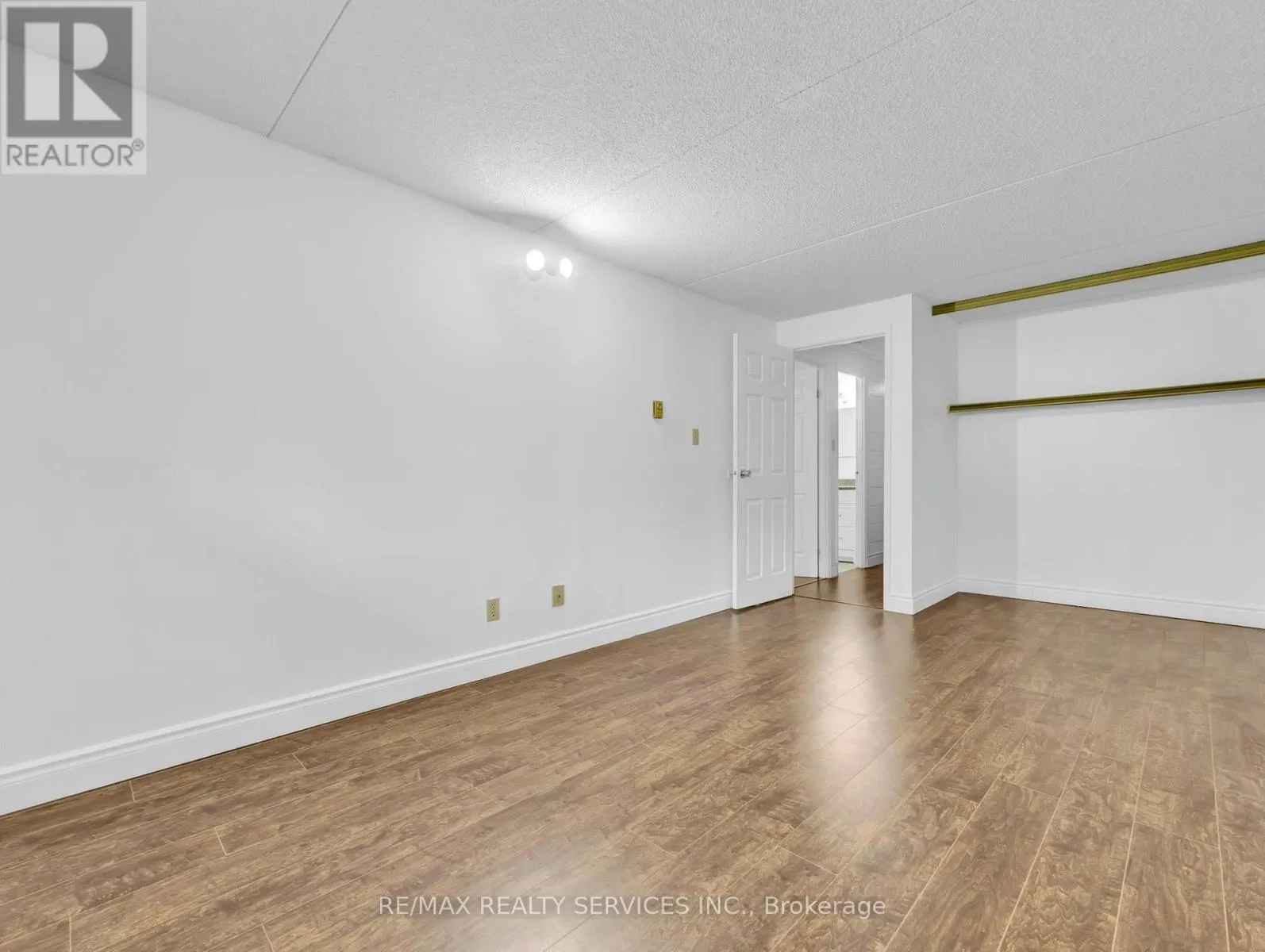 103 - 30 HICKORY STREET E