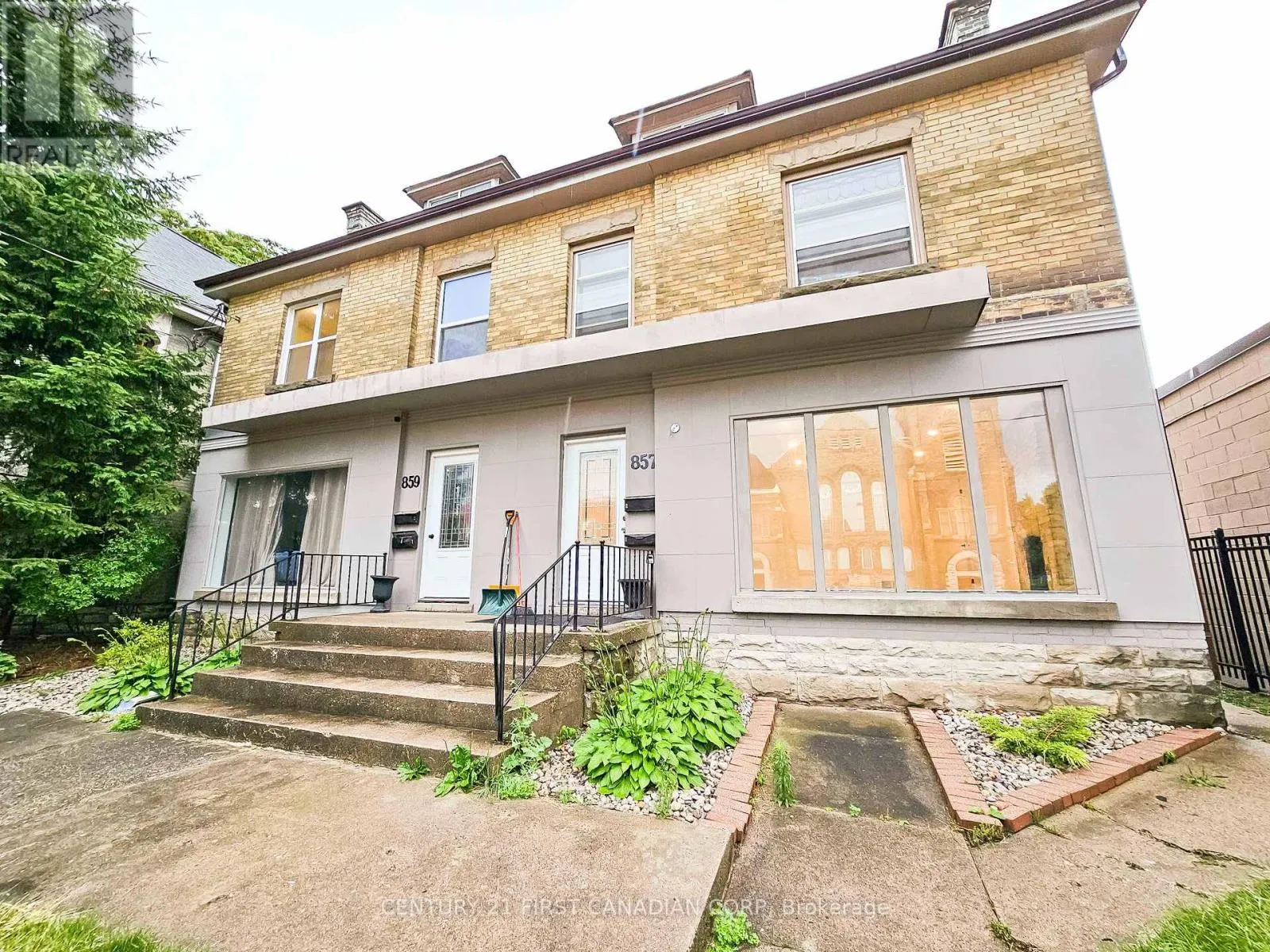APARTMENT 2 - 857 DUNDAS STREET